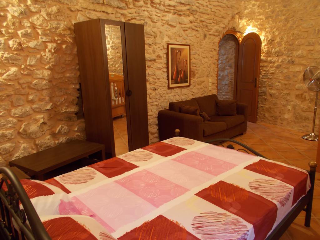 Traditional Guest House Chrisyis Pirjí Kültér fotó
