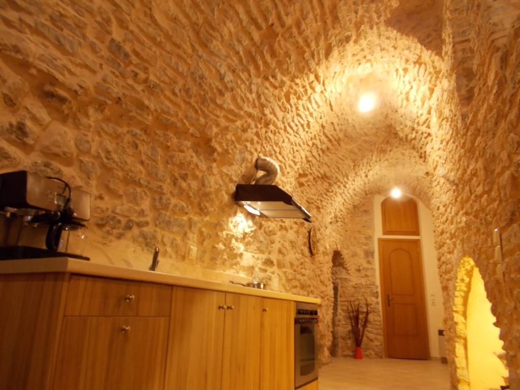 Traditional Guest House Chrisyis Pirjí Kültér fotó