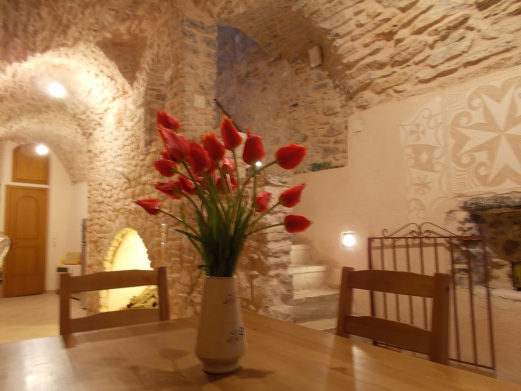 Traditional Guest House Chrisyis Pirjí Kültér fotó