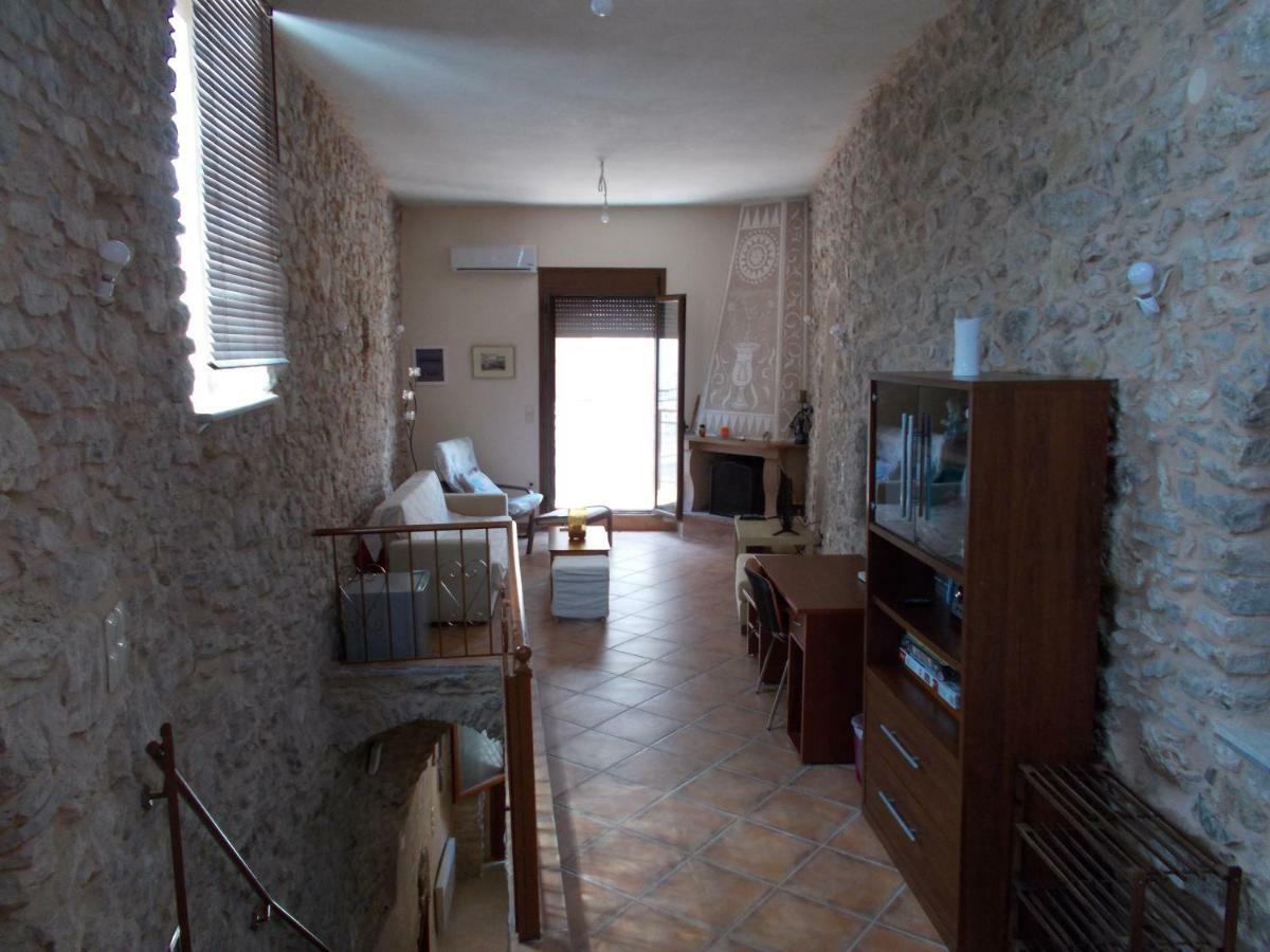 Traditional Guest House Chrisyis Pirjí Kültér fotó