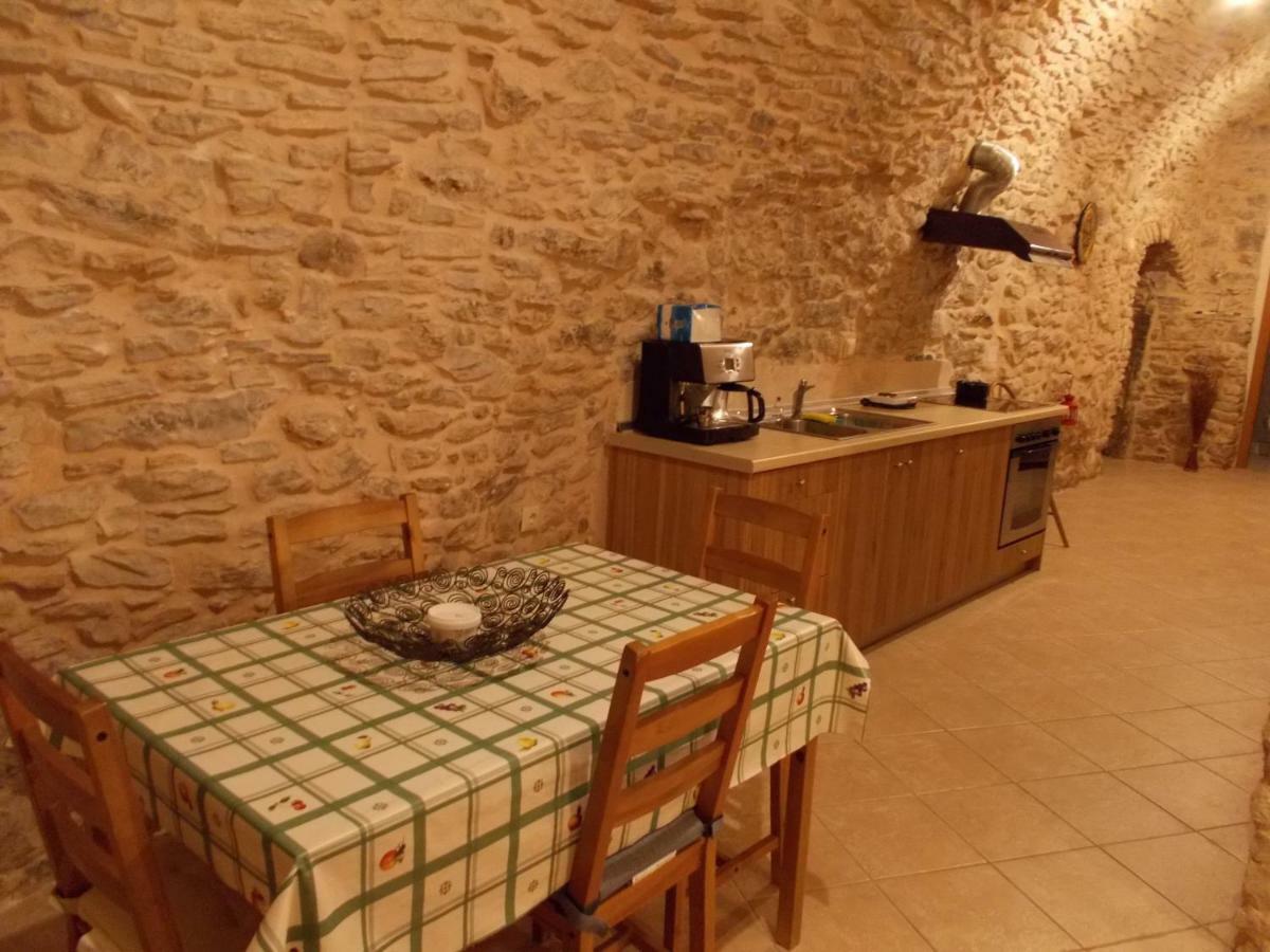 Traditional Guest House Chrisyis Pirjí Kültér fotó