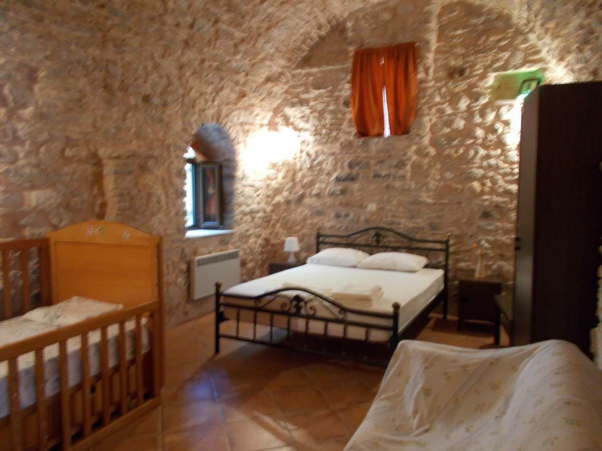 Traditional Guest House Chrisyis Pirjí Kültér fotó